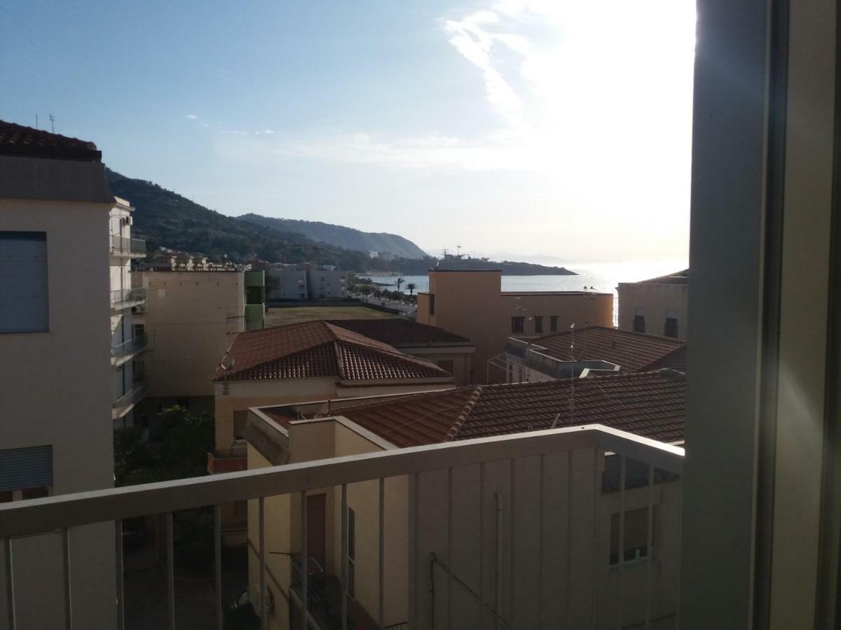 Casa Floridea -Mediterranea Sicilia Apt Чефалу Экстерьер фото